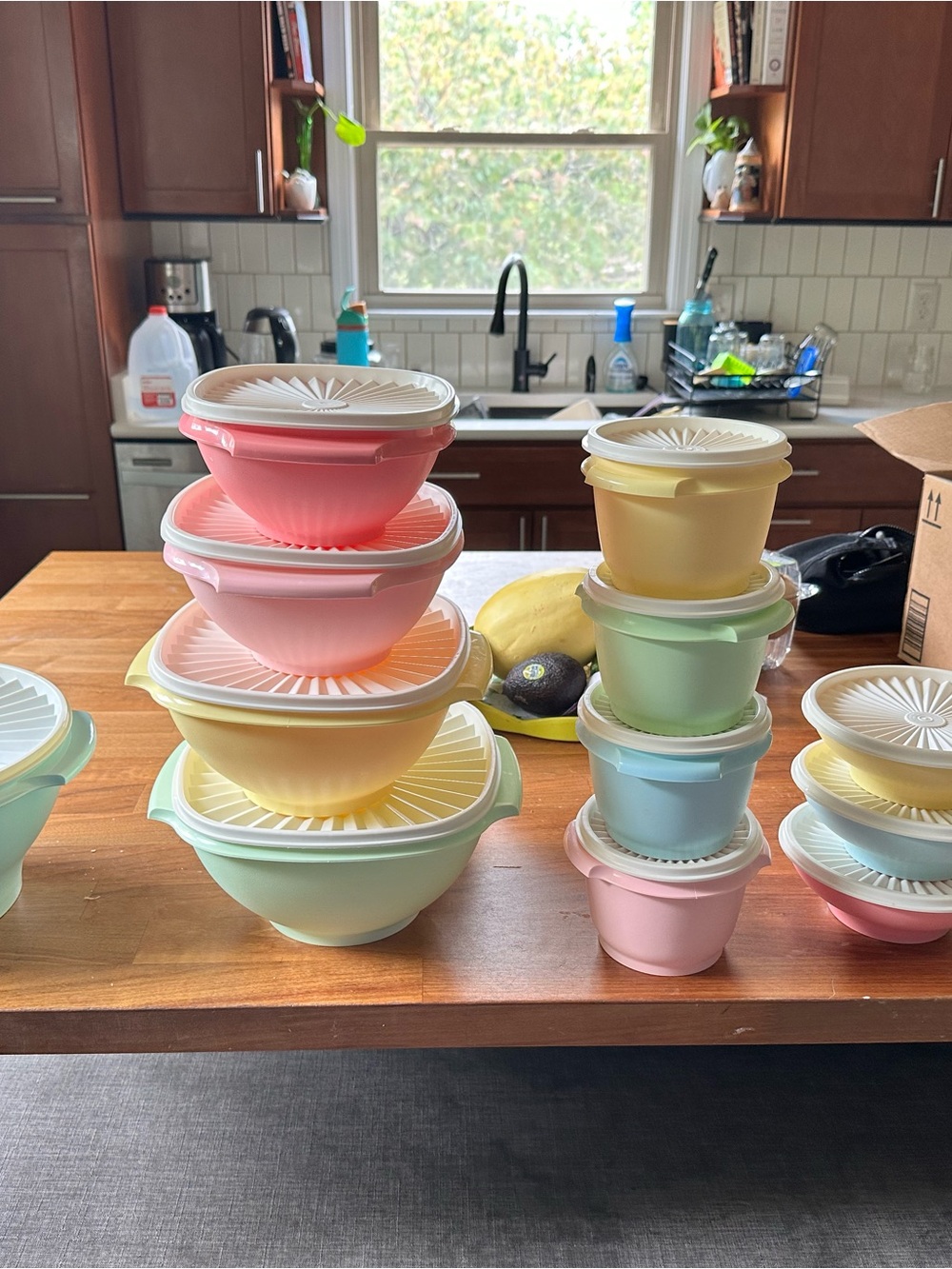 Tupperware Pastel Bowl and Lid Set in Pink, Yellow, Green, Blue, Cream